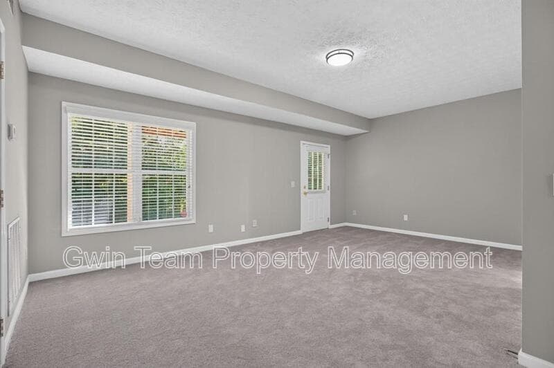 Monroe House: 4025 Hemingway Dr