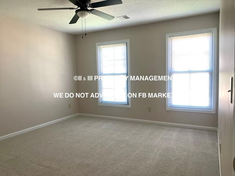 Kansas City House: 6011 North Harden Court