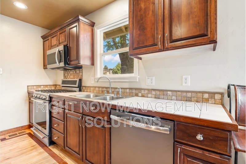 Boise House: 2903 West Madison Avenue