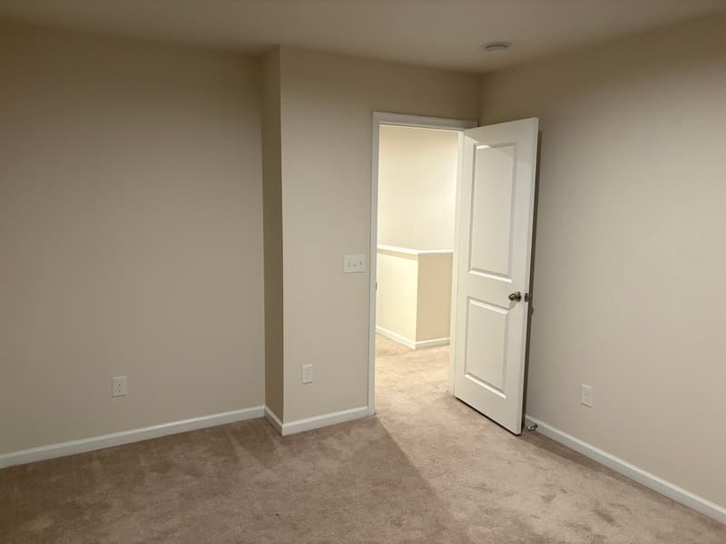Greenville House: 102 Castlebrook Dr