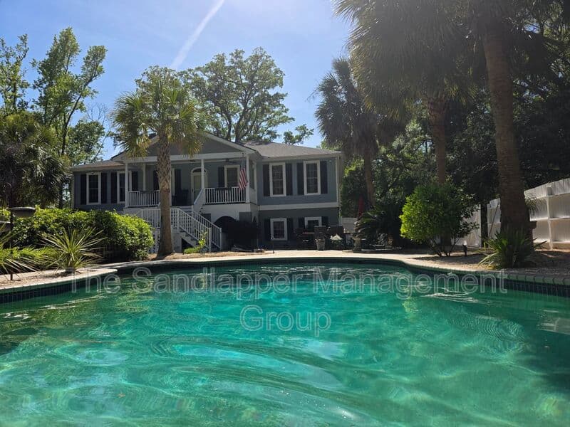 Johns Island House: 588 Main Road