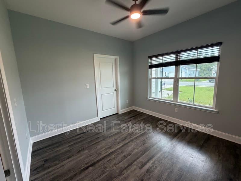 Hinesville House: 224 Whipple Ave