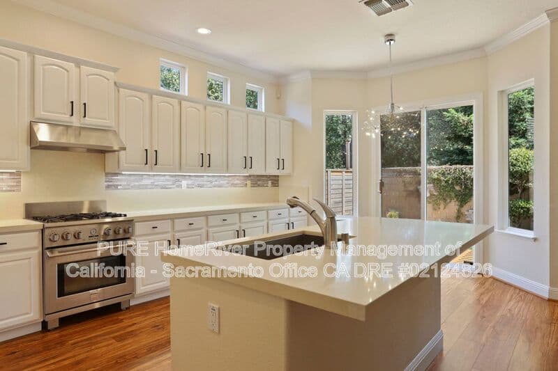 Gold River House: 12020 Gold Pointe Lane