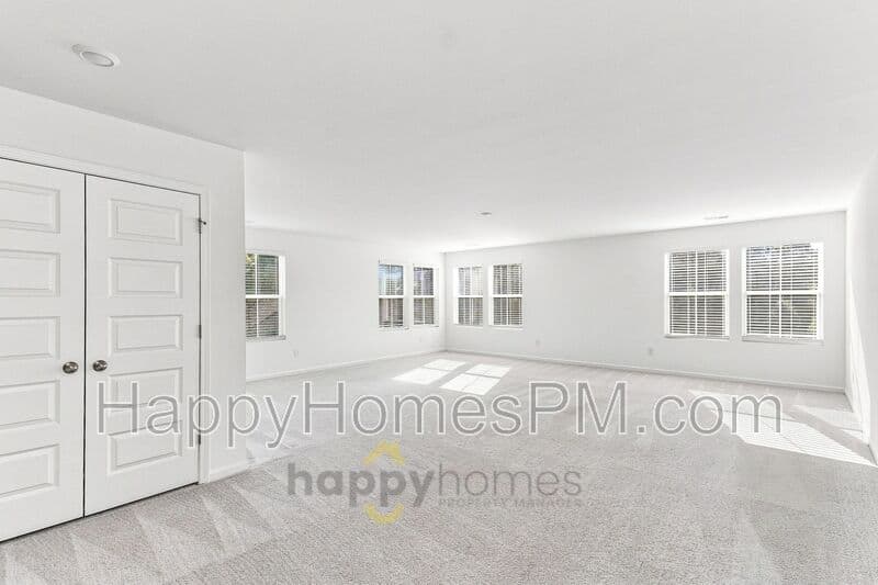 Summerville House: 103 Pine Gate Drive