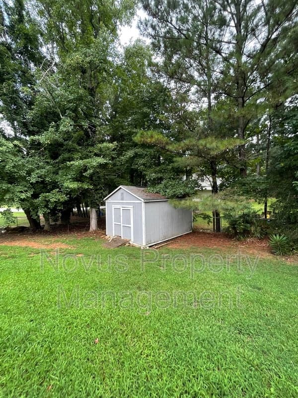 Villa Rica House: 81 Abbotsford Drive