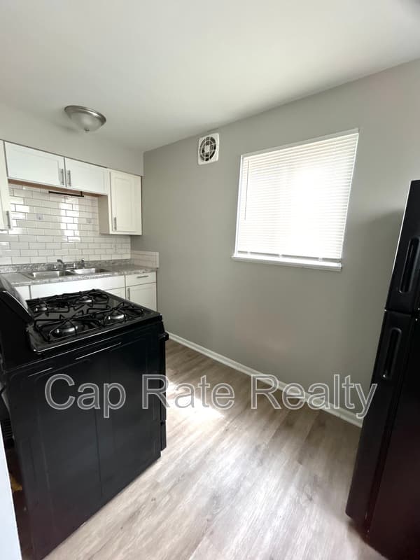 Columbus House: 2174 Sullivant Ave, Columbus, OH 43223