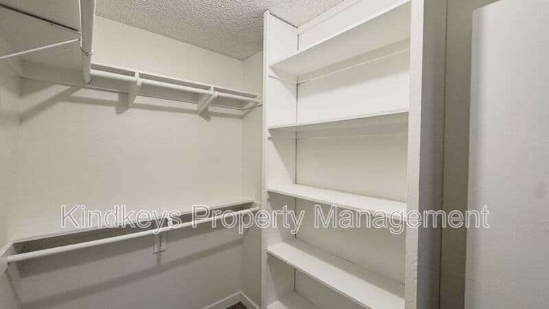 San Diego Condo: 7791 Linda Vista
