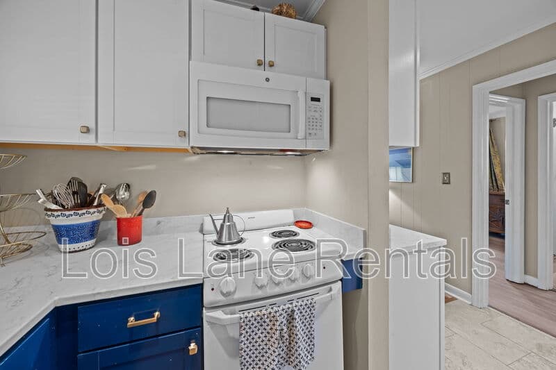 Charleston Condo: 874 Colony Drive, #B16