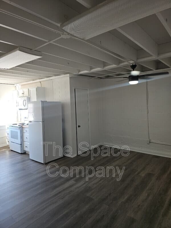 NORTH CHARLESTON House: 2023 REYNOLDS AVE