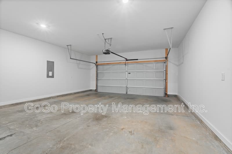 Simpsonville House: 216 Pewter Circle