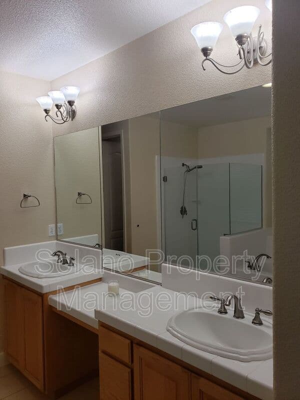 Vacaville House: 2167 Newcastle Dr.