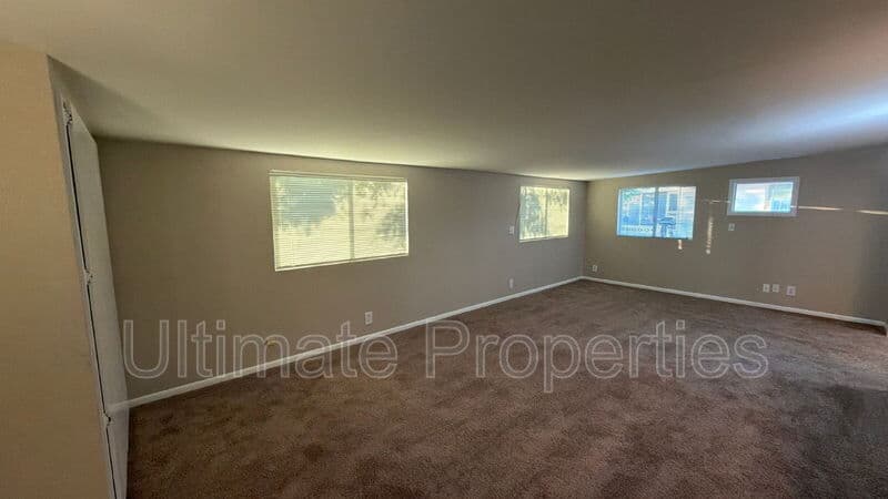 Sun City House: 10814 West Saratoga Circle