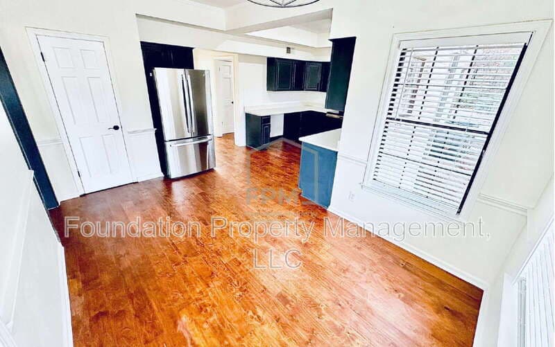 Memphis House: 8712 Carrollwood Lane