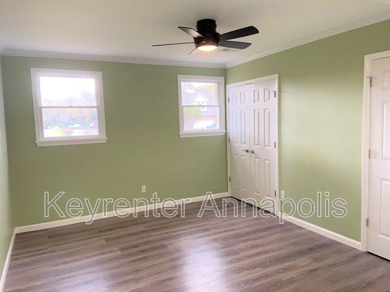 Crownsville House: 840 Valentine View