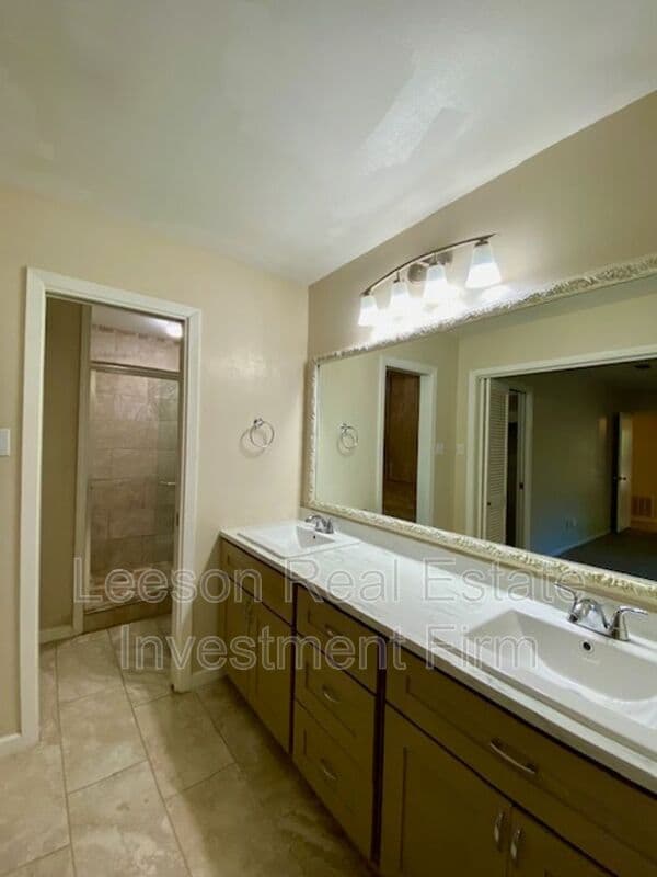 Bossier City House: 2320 Melrose Ave