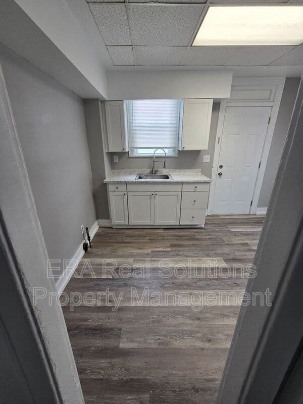 Columbus Condo: 2557 Sullivant Ave