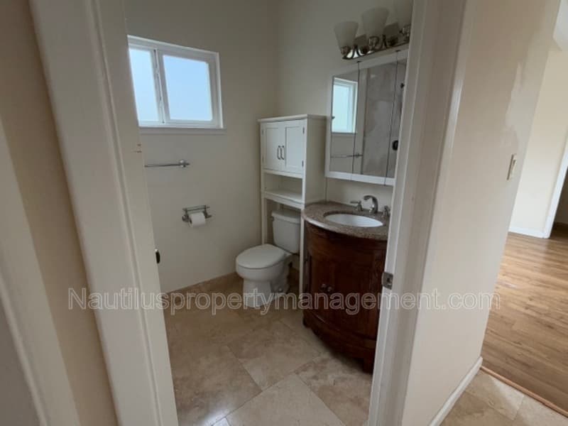 Santa Cruz House: 221 Blackpoint Lane