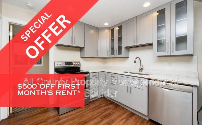 Boulder Townhome: 2211 Spruce Street