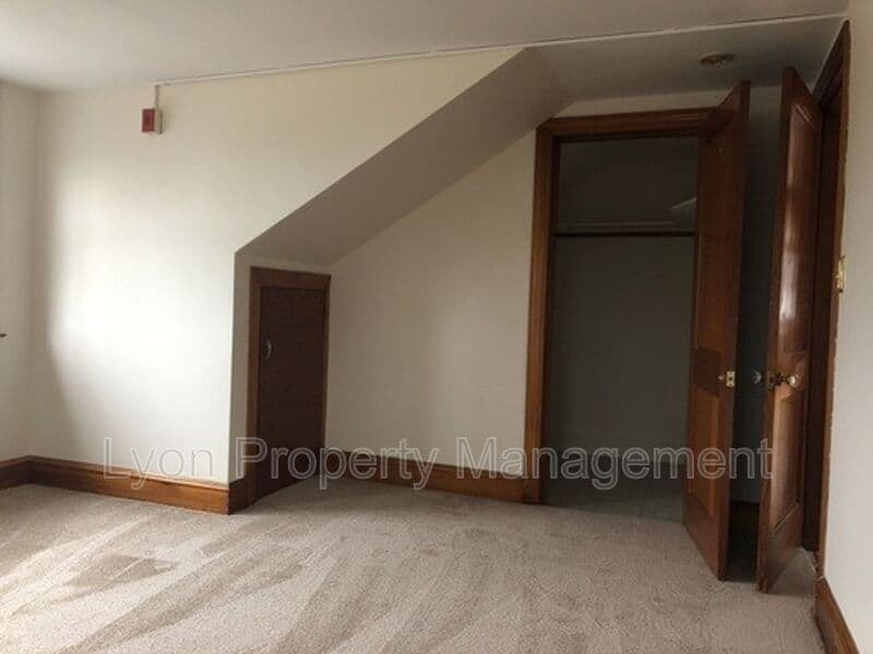 Cumberland Condo: 3880 Mendon Rd
