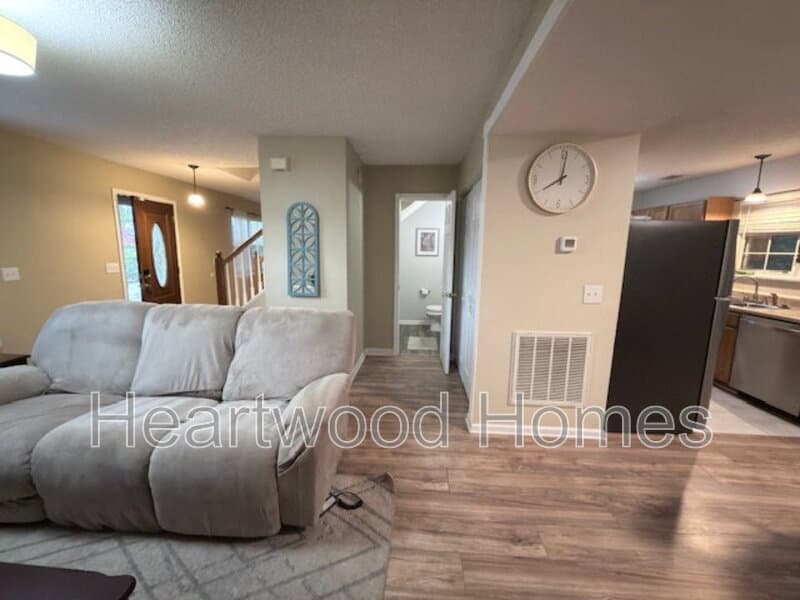 West Columbia House: 264 Orchard Hill Drive