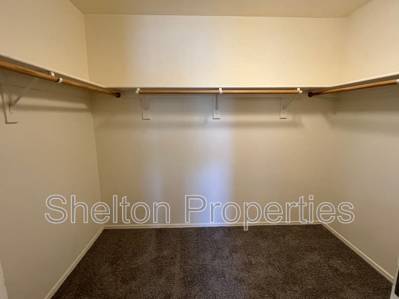 Buckeye House: 2958 N Clanton St
