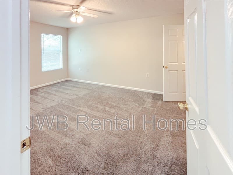 Jacksonville House: 8315 Oden Ave