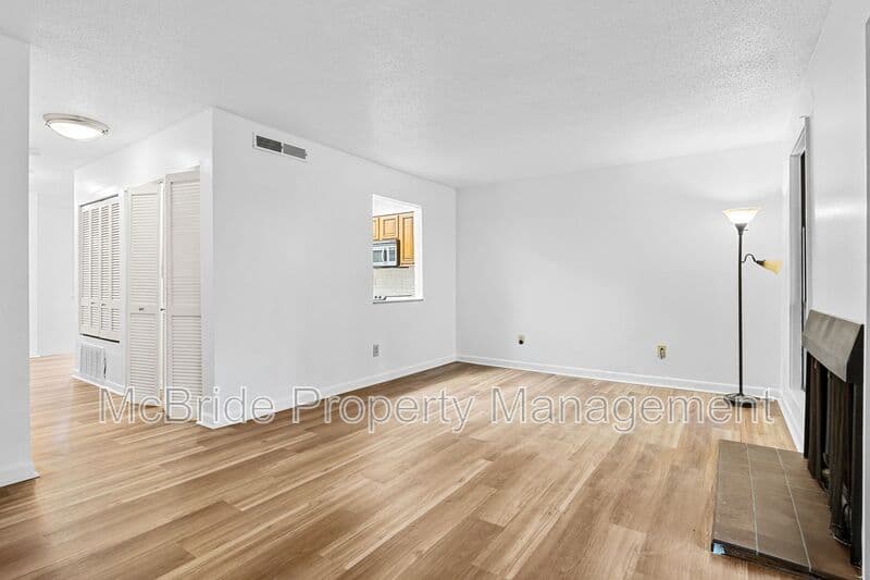 Martinez Townhome: 3506 Prestwick Drive