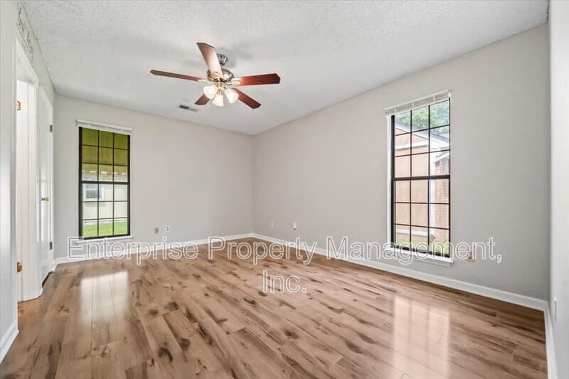 Memphis House: 7103 Tagen Dr