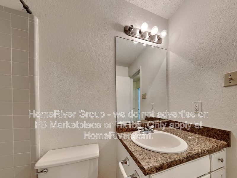 Arlington House: 816 Castleview Dr