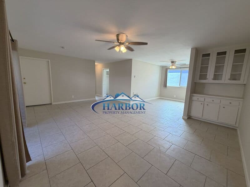 Redondo Beach Condo: 2300 Vanderbilt Lane