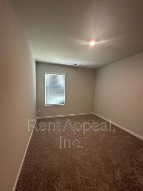 Woodstock House: 383 Lanier Cir