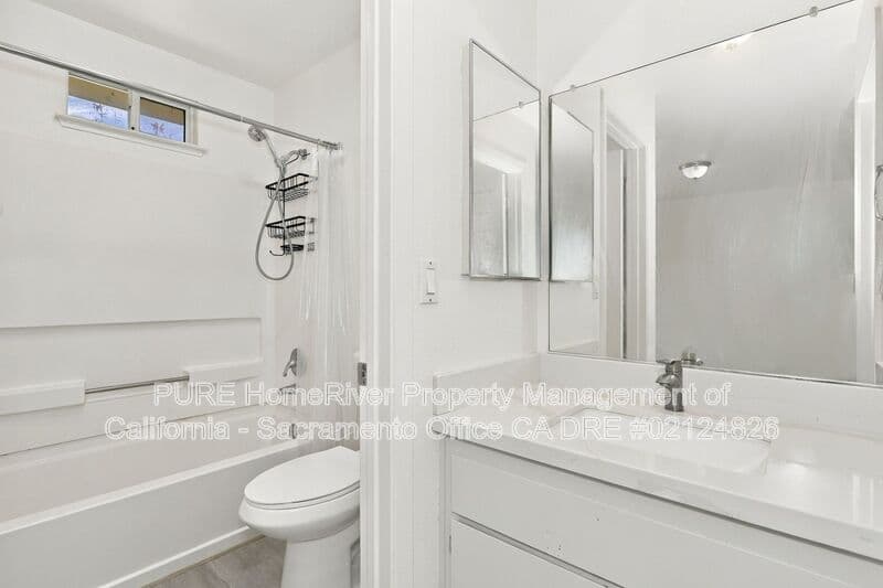 Davis House: 2224 Glacier Dr