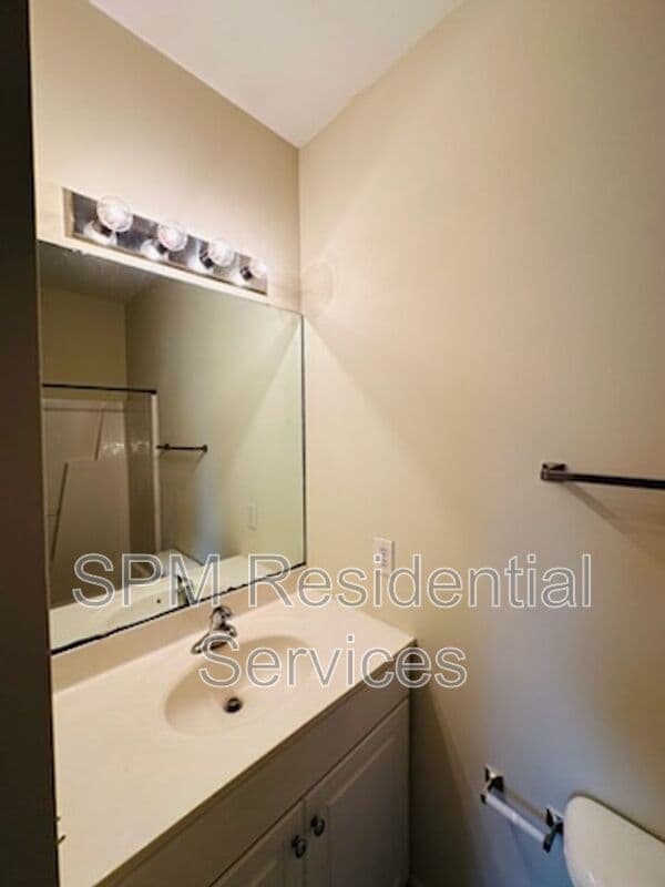 Wilmington House: 5603 Juneberry Ct