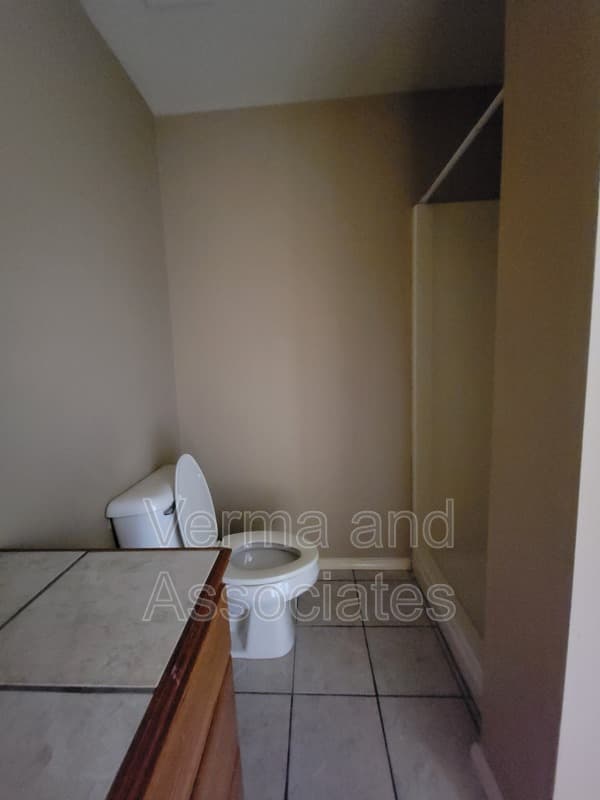 Centerton Townhome: 192 Fair St