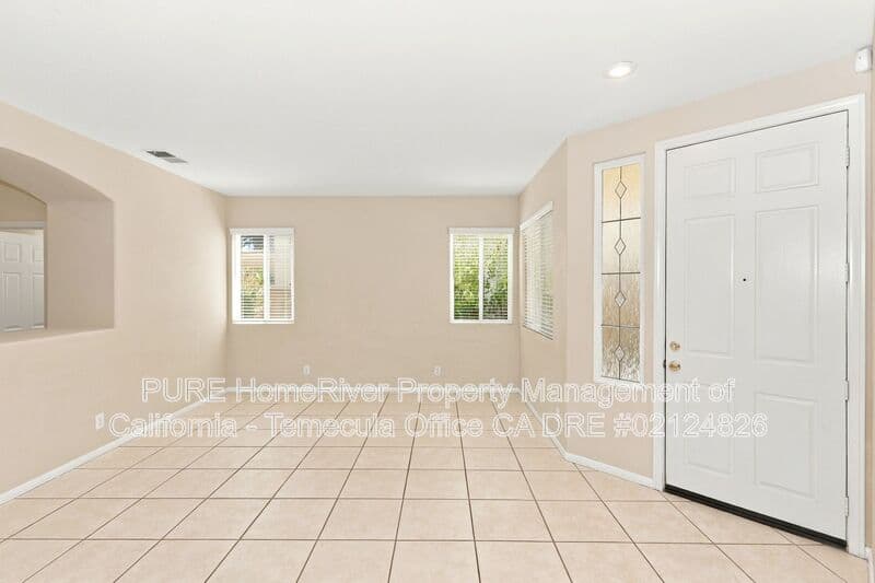 Temecula House: 41716 Monterey Pl