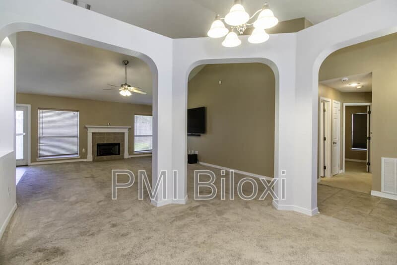 Gulfport House: 18026 Cypress Pointe Drive