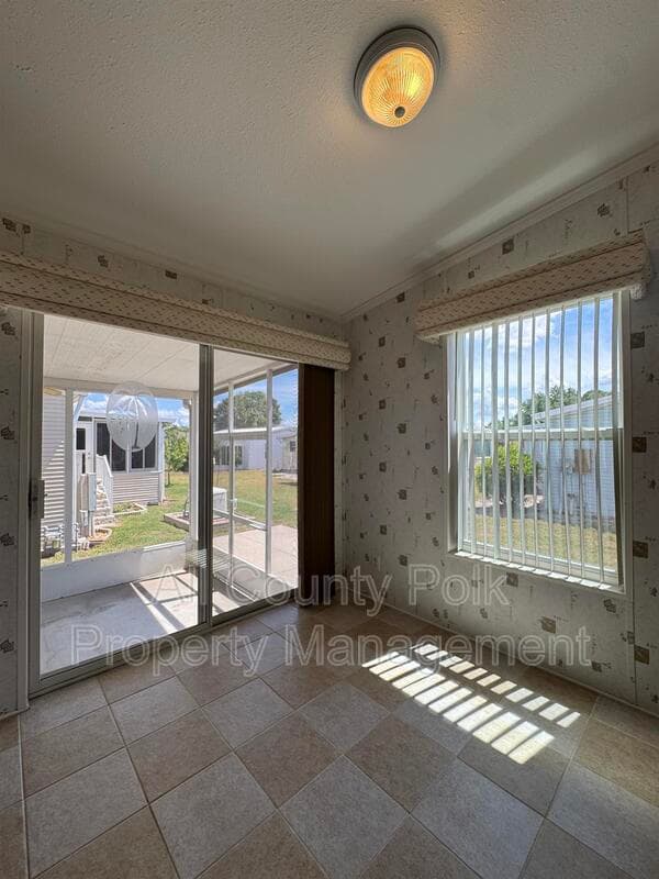 Haines City House: 106 Reineke Rd