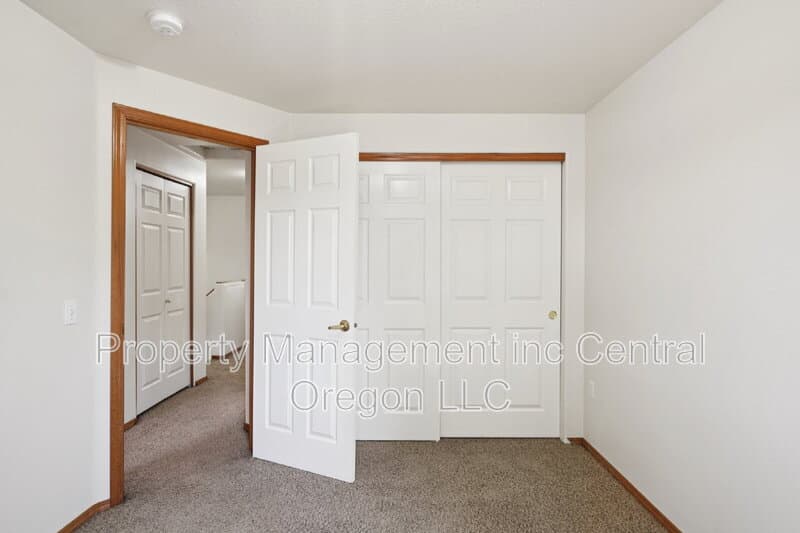 Hubbard Townhome: 2110 Baines Blvd