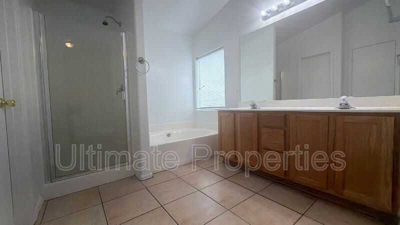 Glendale House: 7145 W Maryland Ave