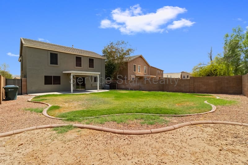 Laveen House: 8514 S 49th Dr