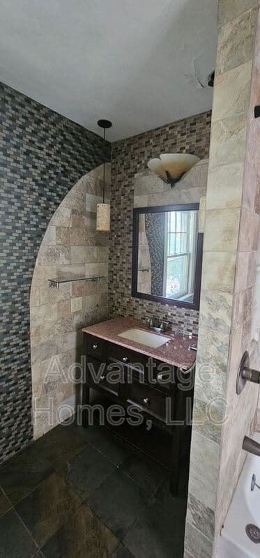 Kansas City House: 3808 Roanoke