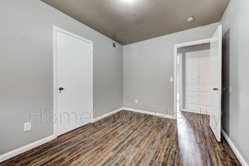 Midwest City House: 1308 McDonald Drive