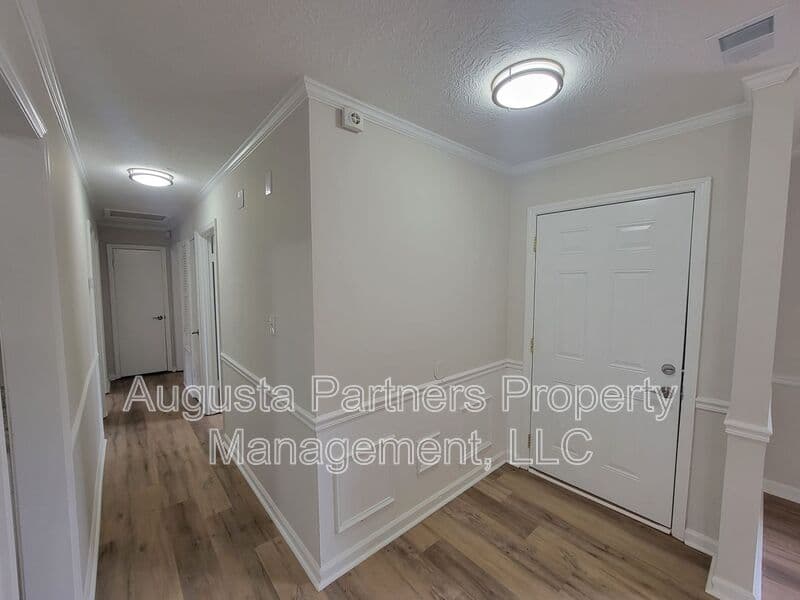Augusta House: 3619 Abbey Road