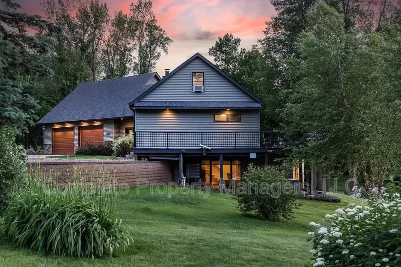New Richland House: 23619 180th Street