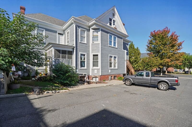 Fredericksburg Condo: 1122 Caroline St