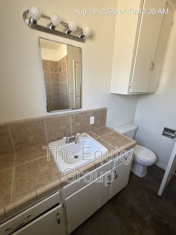 Visalia House: 2245 West Harvard Avenue