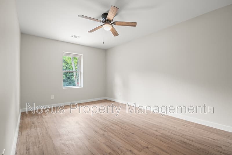 Carrollton House: 320 Adamson Avenue