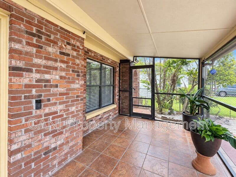 Sanford House: 1003 W 9th Street