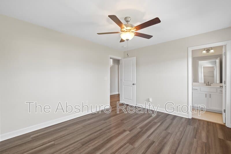 Fuquay-Varina House: 1511 Woodland Knoll Court
