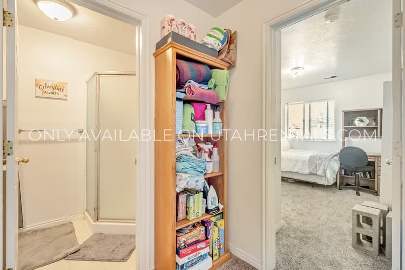 Provo House: 528 N 720 E